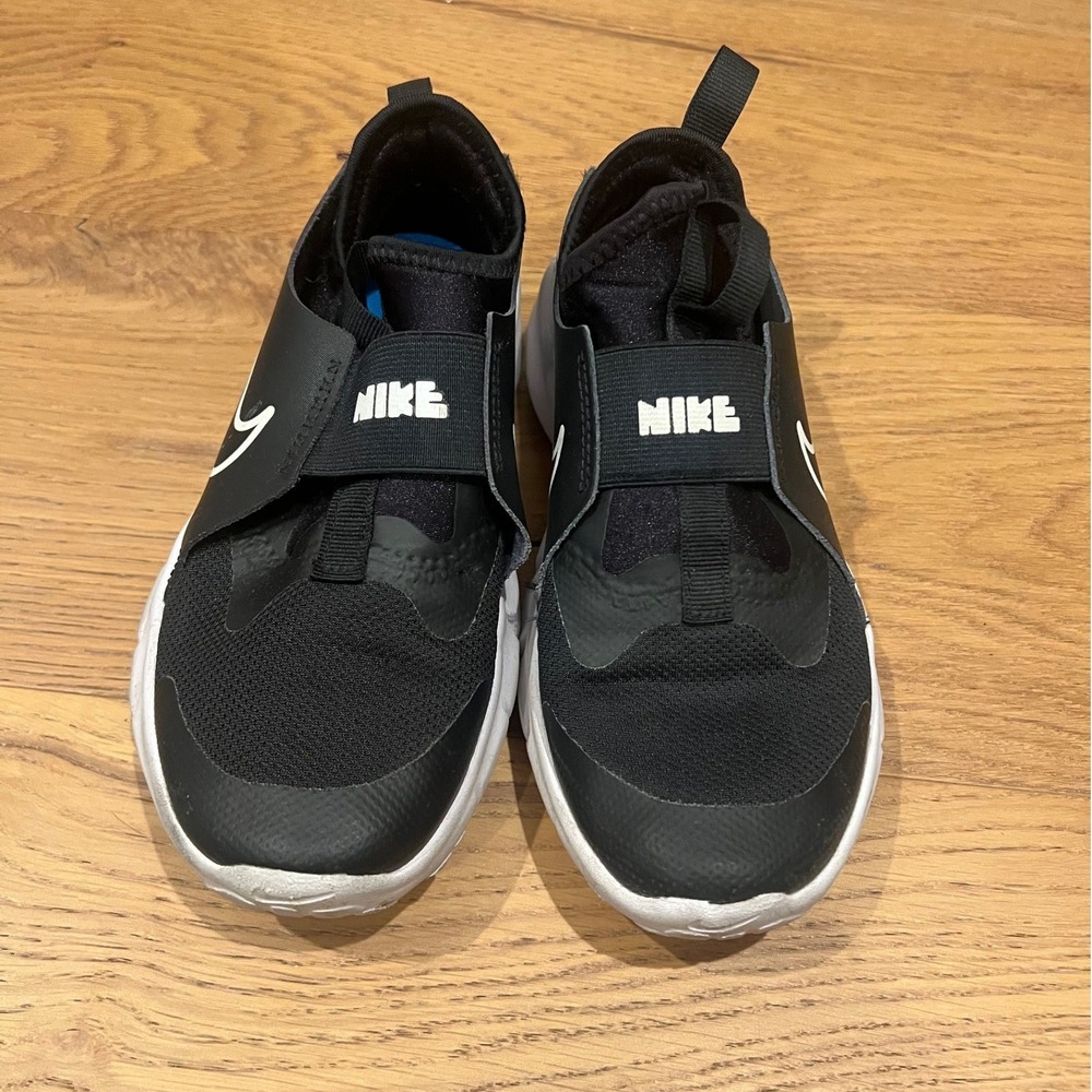 Nike Flex Runner 2 Kids Road Running Shoes Black White DJ6040-002 Size 3Y